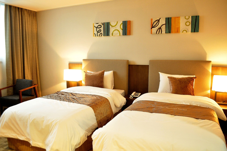 Bedroom 2, Hyunjin Tourist Hotel, Donghae