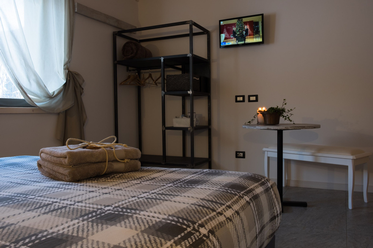 Bedroom 3, Arbulé Agriturismo & Spa Valtellina, Sondrio