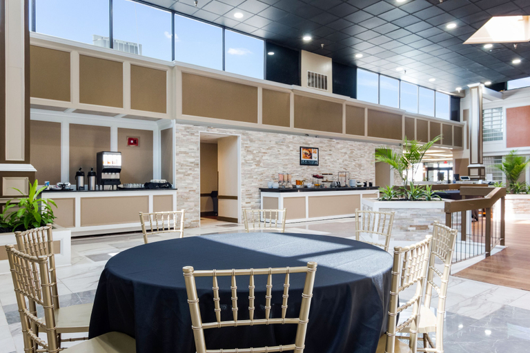 Food & Drinks 5, LeBossier Hotel, Bossier