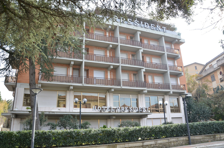 Exterior & Views 2, Hotel President, Siena