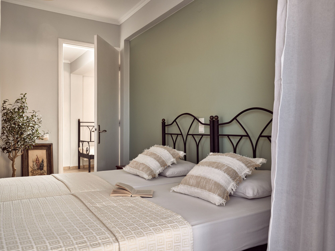 Bedroom 3, Razis Apartments, Ionian Islands
