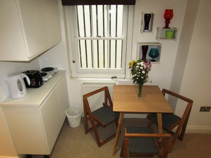 Others 5, Cozy Private Double En-suite - 2, London