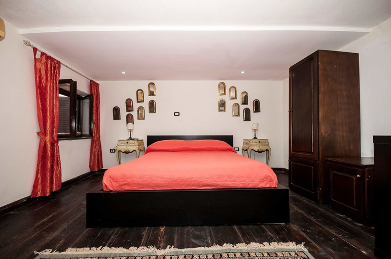 Bedroom 2, B&B La Mimosa, Salerno