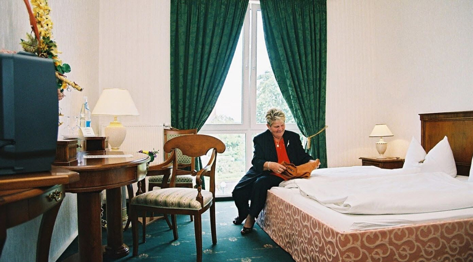 Bedroom 4, Kurpark Hotel, Saalekreis