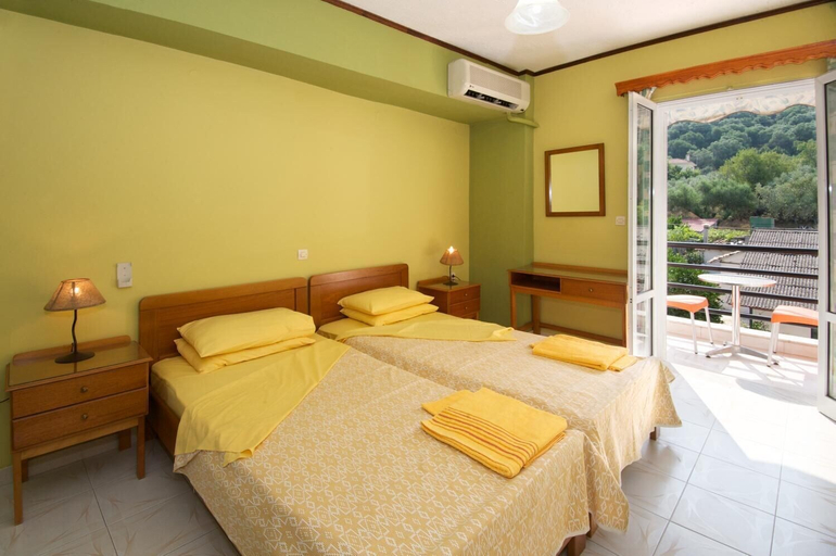 Bedroom 2, Remezzo Apartments, Ionian Islands