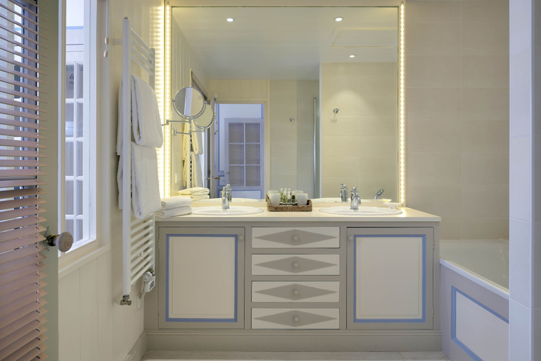 Bathroom 4, La Baronnie Hôtel & Spa, Charente-Maritime