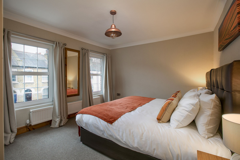 Bedroom 3, Charming Victorian Cottage, London