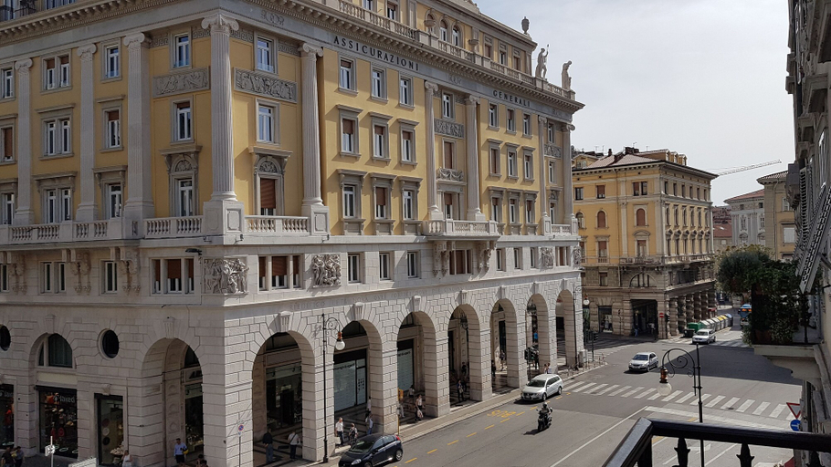 Exterior & Views 2, Trieste Center Rooms & Apartments, Trieste