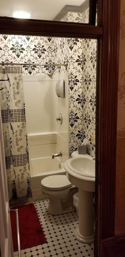 Bathroom 5, Historic Victorian Inn, Minnehaha