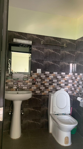 Bathroom 5, Hotel pristine Himalaya, Gandaki