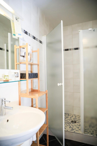 Bathroom 4, Auberge Alsacienne, Haut-Rhin