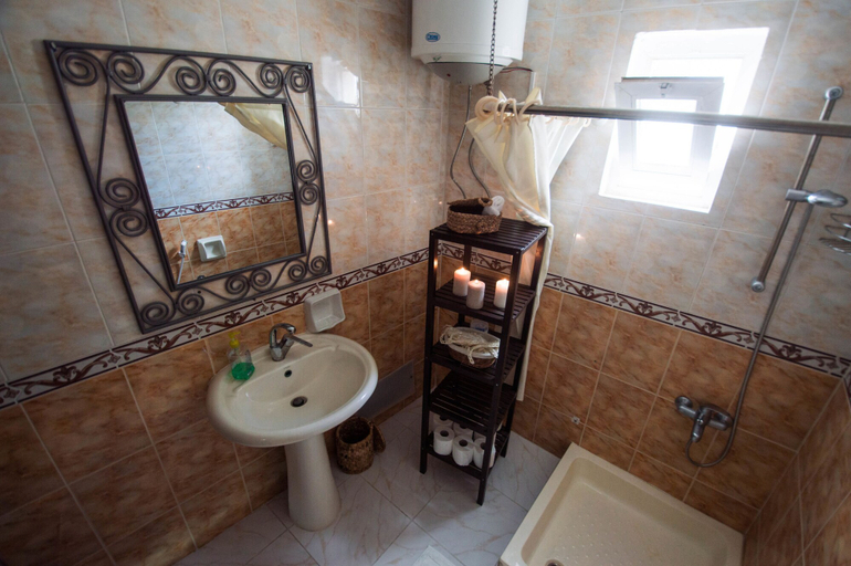 Bathroom 3, Beit Al Baraka, Tayybeh
