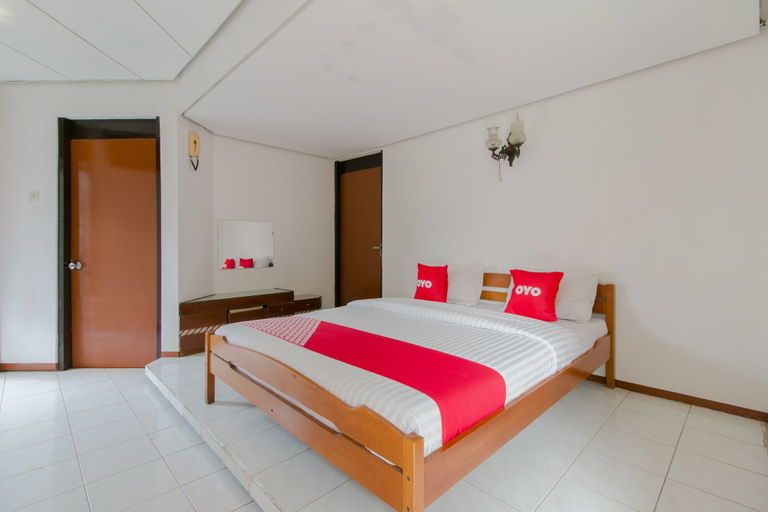 Bedroom 1, OYO 1996 Koneng Hotel, Cianjur