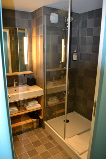 Bathroom 4, greet Hotel Rennes Pacé, Ille-et-Vilaine