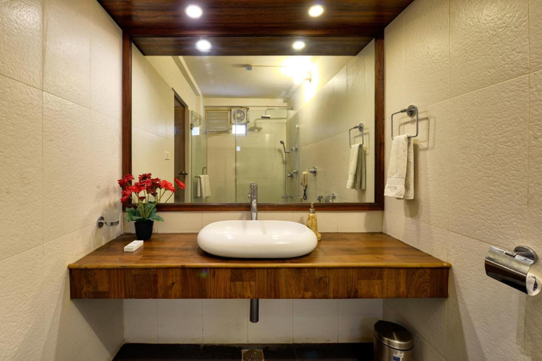 Bathroom 4, Pleasant Boulevard MG Road, Bangalore