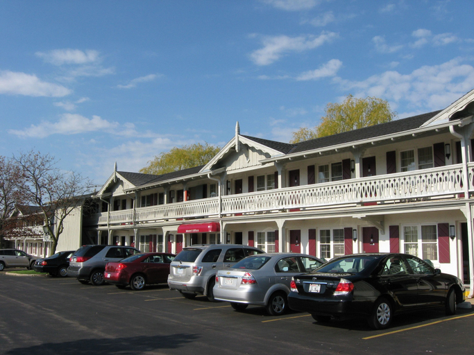 Exterior & Views 2, Chalet Motel Mequon, Ozaukee