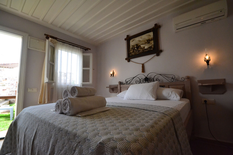 Bedroom 4, Cunda Poseidon Hotel, Ayvalık