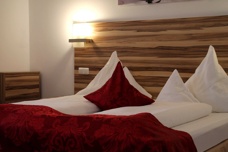 Bedroom 4, Bruckertshof Hotel, Bamberg