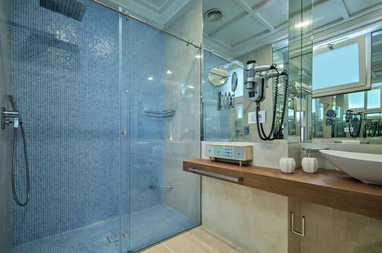 Bathroom 5, Villa Ibiscus, Napoli
