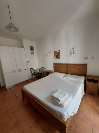 Bedroom 2, Vatican Rooms Guest House, Rome