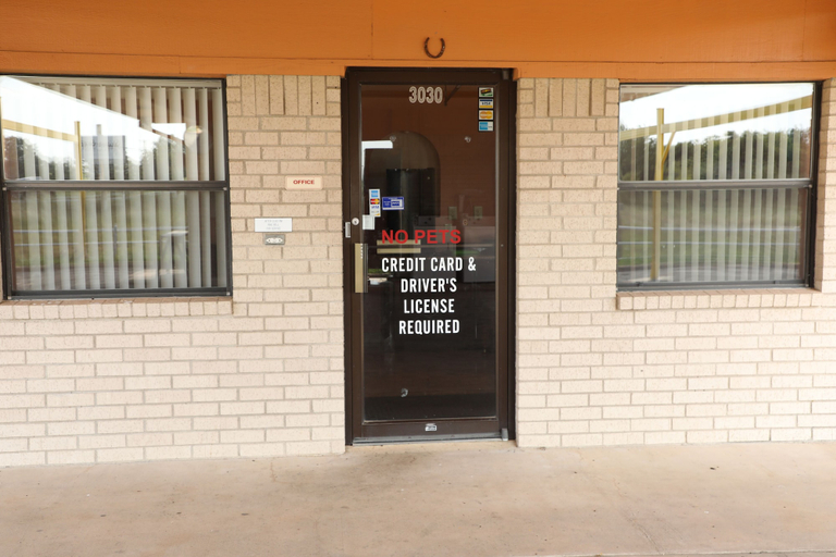 Exterior & Views 2, Budget Inn, Erath