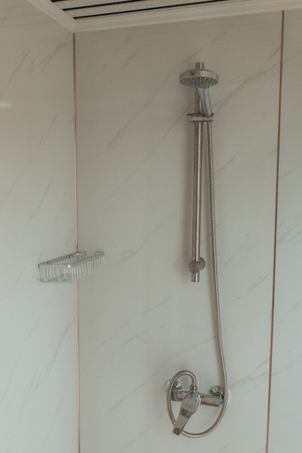 Bathroom 3, Glamping in Wiltshire the Green Knoll is a Charm, Wiltshire