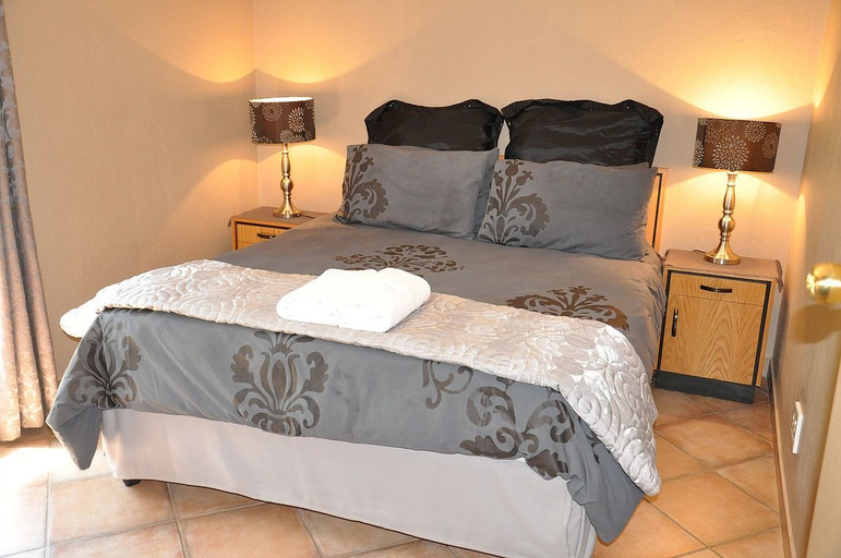 Bedroom 3, Ukutula Lodge & Game Reserve, Bojanala
