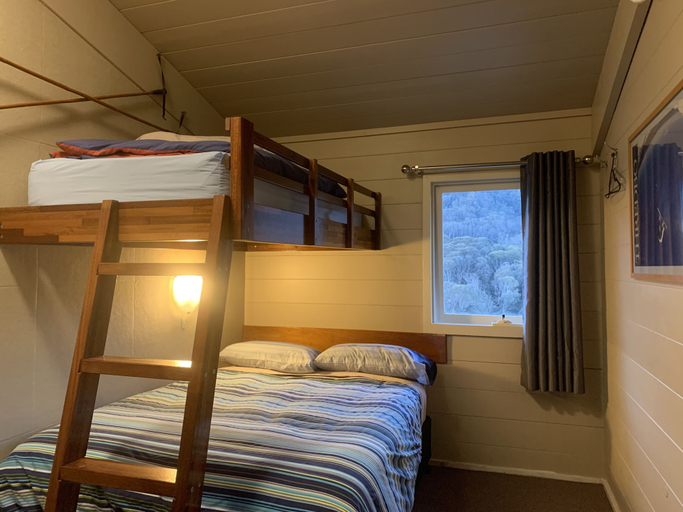 Bedroom 3, Aneeki Ski Lodge, Snowy River