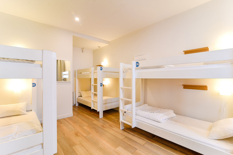 Bedroom 3, Slo Lyon Saxe, Rhône