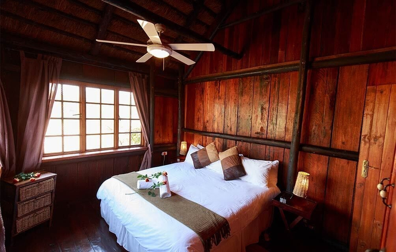 Bedroom 2, Rain Farm Game Lodge, iLembe