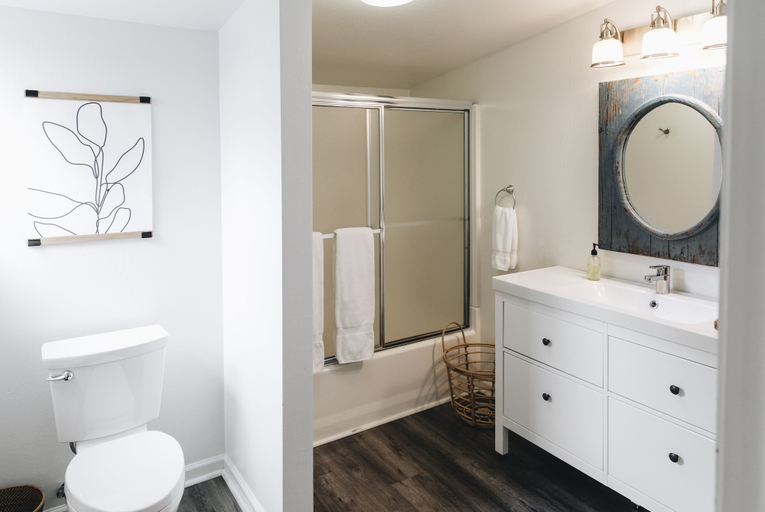Bathroom 3, Sonoma's Best Cottages, Sonoma