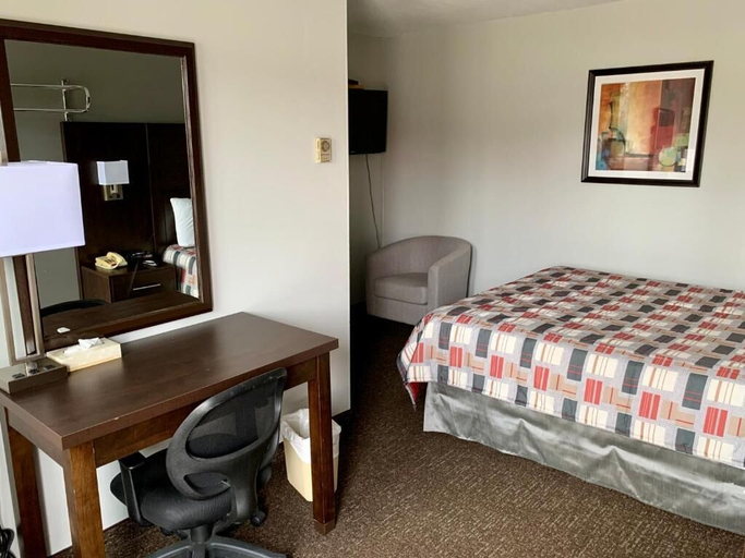 Bedroom 4, Milestone Motel, Simcoe