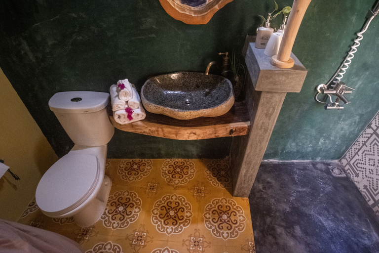 Bathroom 3, Leranda Homestay, Huế
