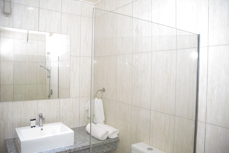 Bathroom 3, Samoana Boutique Hotel, Vaimauga West