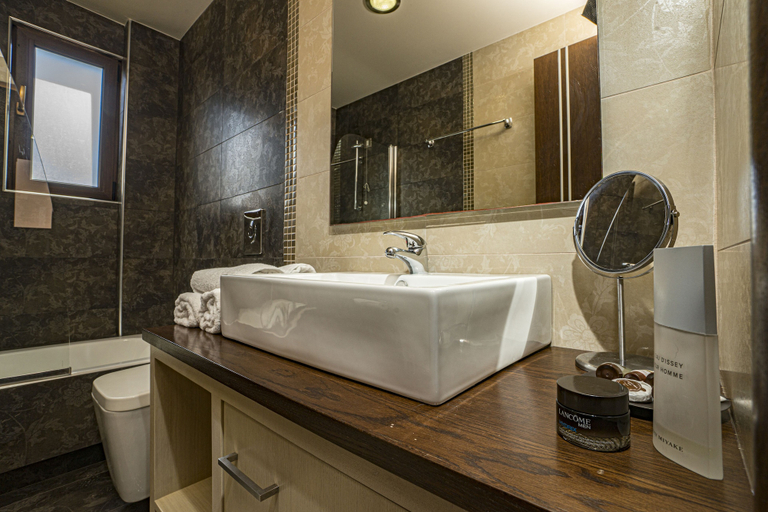 Bathroom 5, Golden Bay Suites, Crete