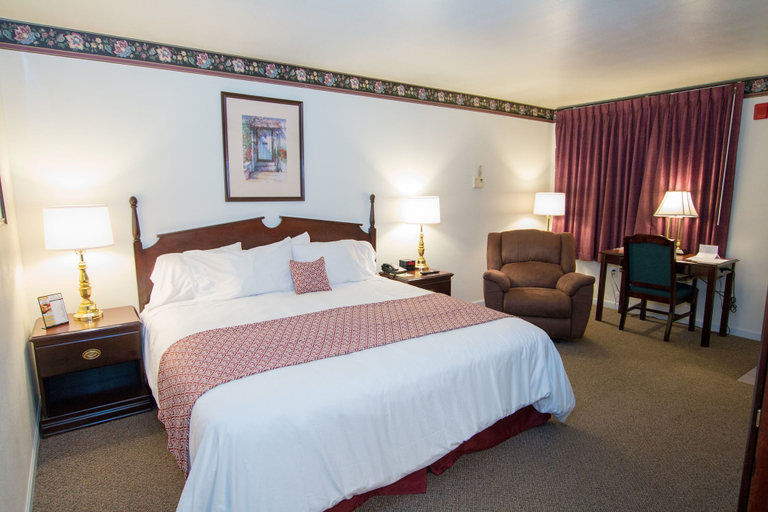 Bedroom 5, Chalet Motel Mequon, Ozaukee