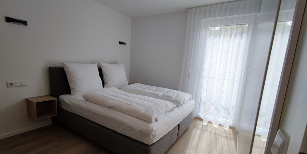 Bedroom 5, Smart & Stay Aparthotel, Saarlouis