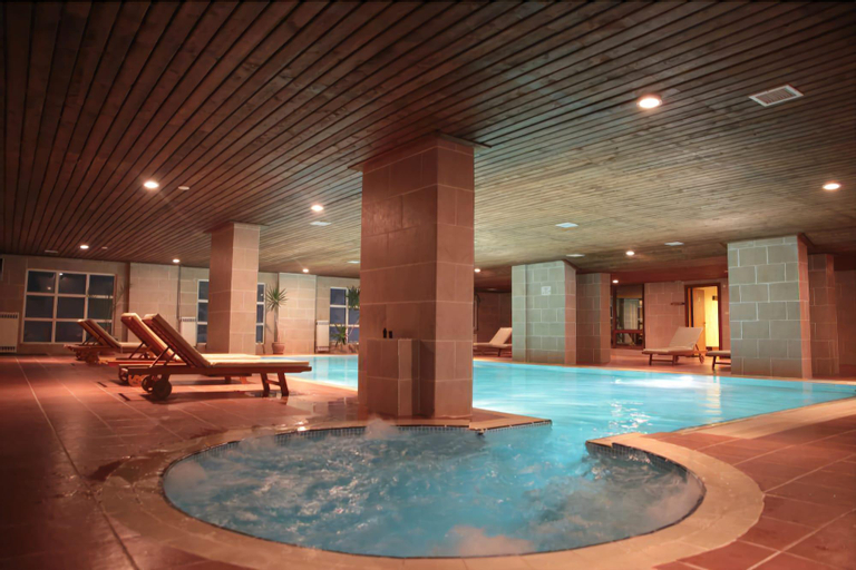 Grand Kartal, Merkez