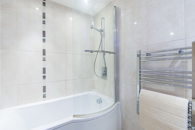 Bathroom 3, Highlife Lexington Apartments, Slough