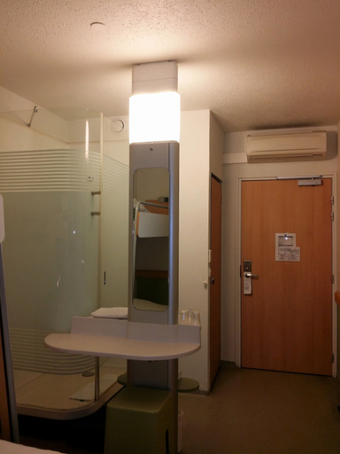 Bathroom 4, ibis budget Saint Maximin la Sainte Baume, Var