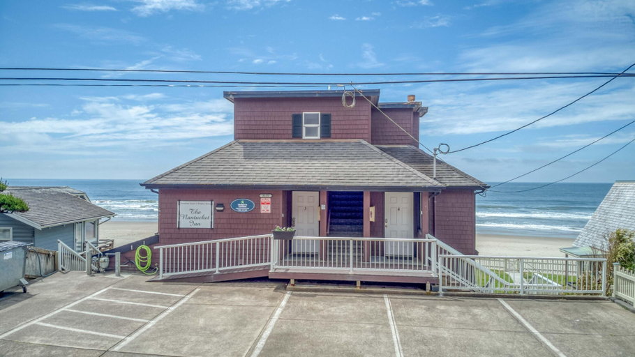 Exterior & Views 2, Nantucket Inn #2, Lincoln