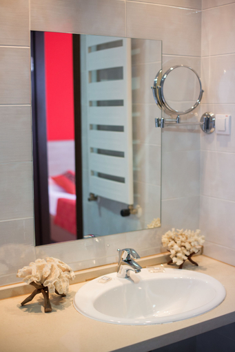 Bathroom 4, Hotel Putnik, Novi Sad