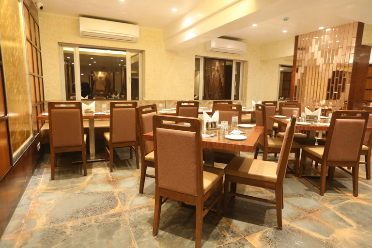 Food & Drinks 5, Hotel Cliffton, Mumbai Suburban