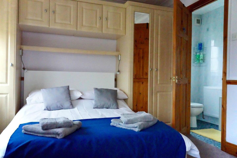 Bedroom 3, Captivating 4-bed House in Milton Keynes, Milton Keynes
