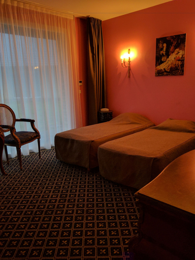 Bedroom 5, Hôtel Fleur de Lys - Bailleul, Nord
