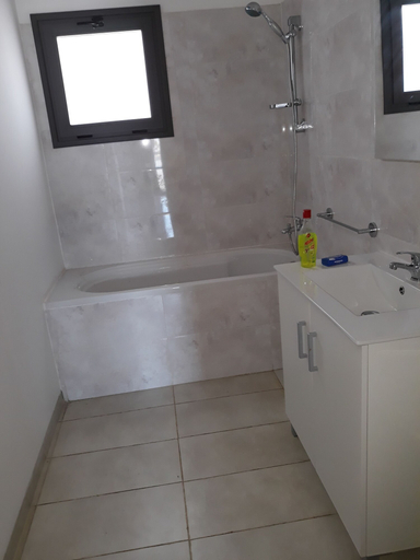 Bathroom 3, Un appartement de Standing sur la VDN, Dakar