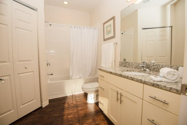 Bathroom 3, Lucaya 4 Bedrooms 3 Baths Townhome With Starwars Bedroom!, Osceola