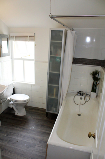 Bathroom 4, Victorian House near Stadium, Cardiff