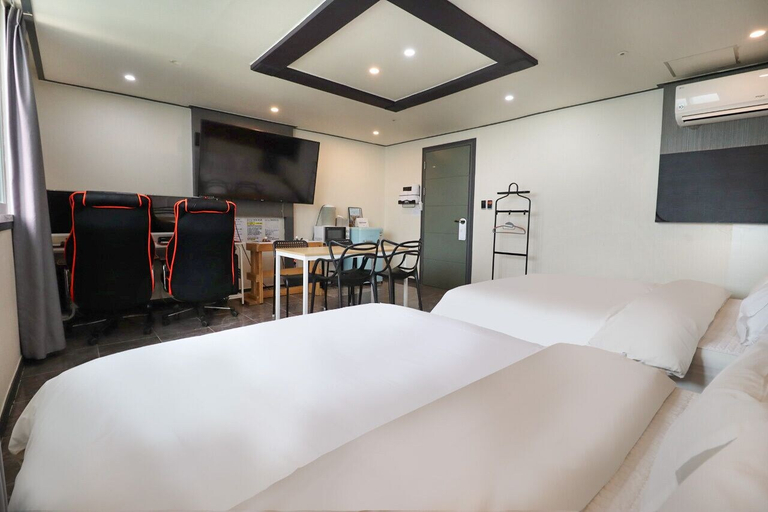 Bedroom 4, Hotel Don, Changwon