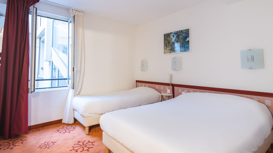 Bedroom 3, Hôtel Ours Blanc Centre, Haute-Garonne
